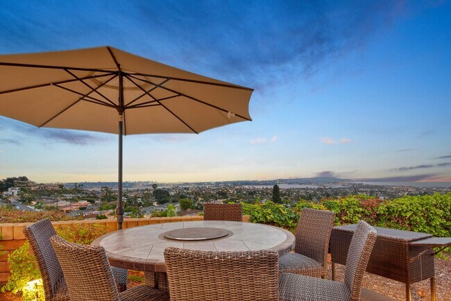 Building Photo - Amazing La Jolla North PB home with panoramic views of the ocean, bay and downtown