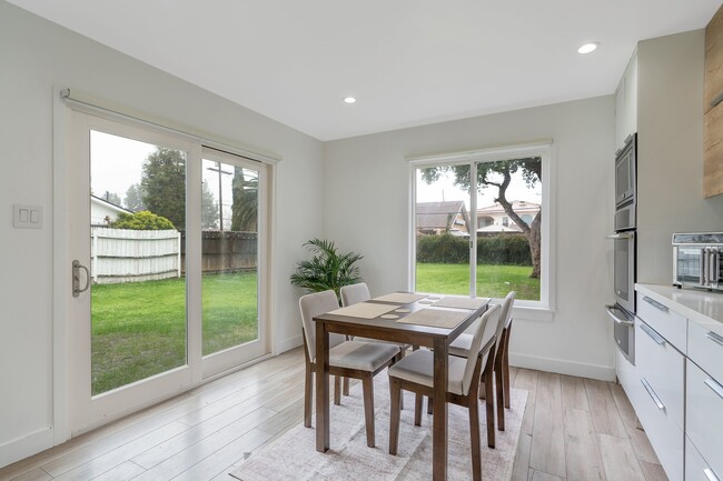 Building Photo - 5656 Donna Ave