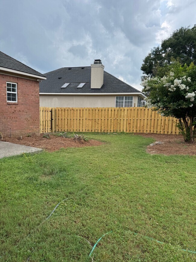 Building Photo - 2937 Hillcreek Dr