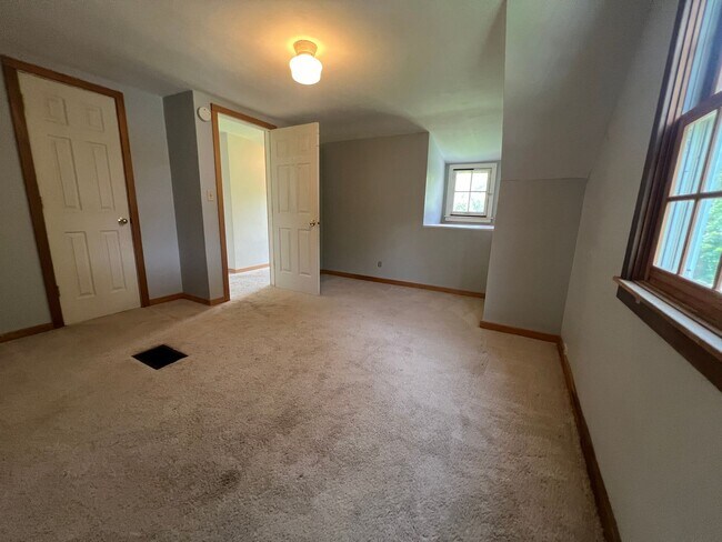 Building Photo - 4003 Drexel Ave