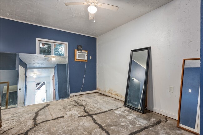 Building Photo - 1219 Park Ln