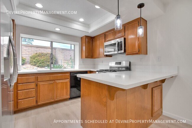 Building Photo - 902 California Privado
