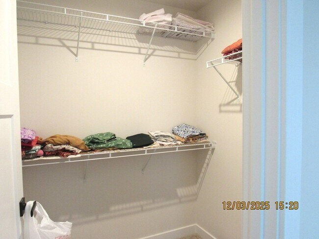 Building Photo - 155 Canterbury Way