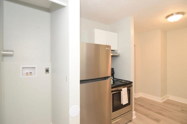 Building Photo - $995 - Updated 2 bed/1 bath house for rent off Wrightsboro Road, with fenced-in yard!