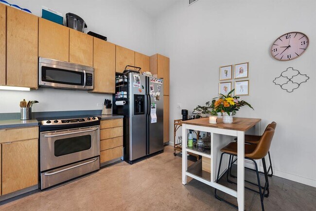 Building Photo - 507 Sabine St