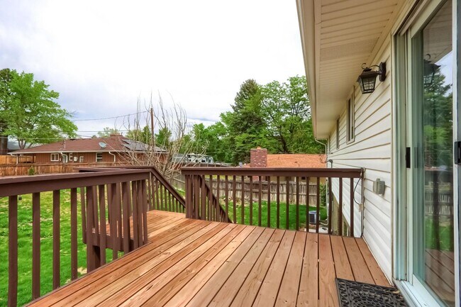 Building Photo - 4 BED 3 BATH HOUSE NEAR CREAK PARK!!!