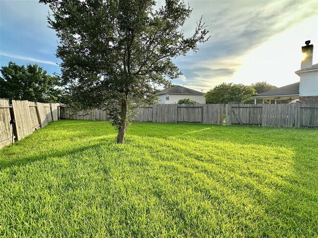 Building Photo - 2026 Bloommist Ct