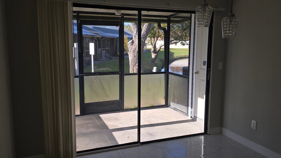 Building Photo - 12665 Castle Hill Dr