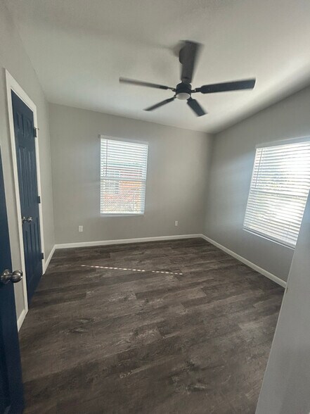 Building Photo - 8413 Jaime Cavazos St