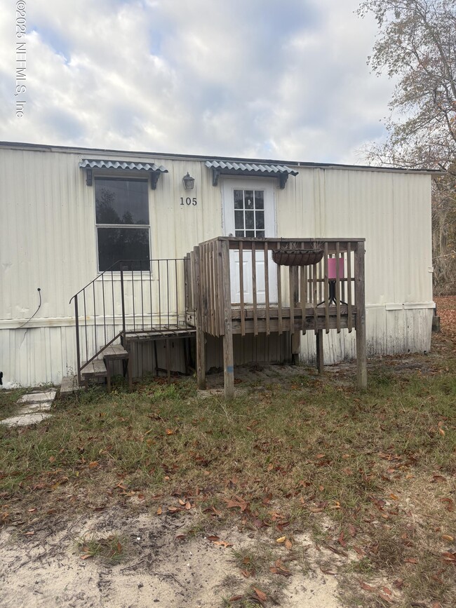 Primary Photo - 105 Rhine St