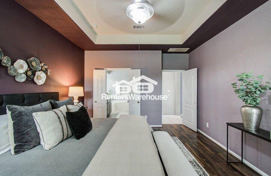 Building Photo - 17622 Quiet Shores Dr