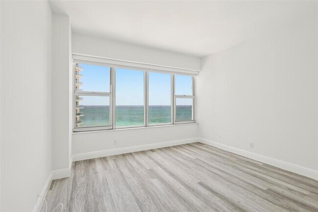 Building Photo - 3700 Galt Ocean Dr