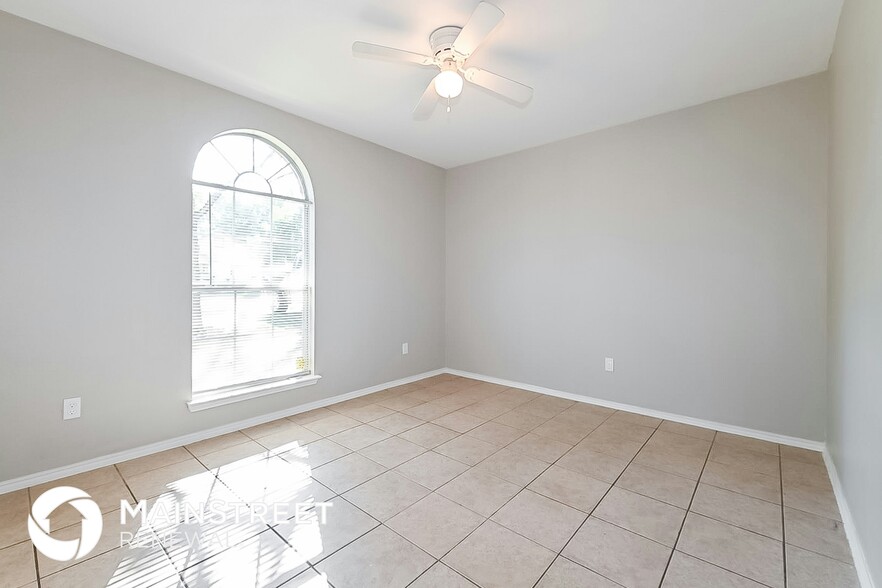 Building Photo - 1215 S Oak Cliff Blvd