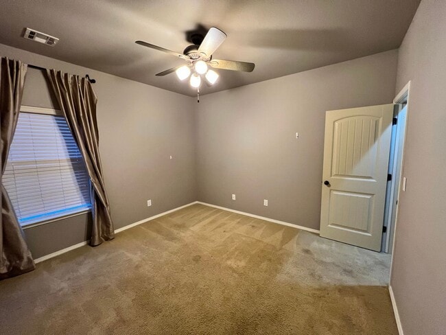 Building Photo - Stunning Home in Bixby Schools!