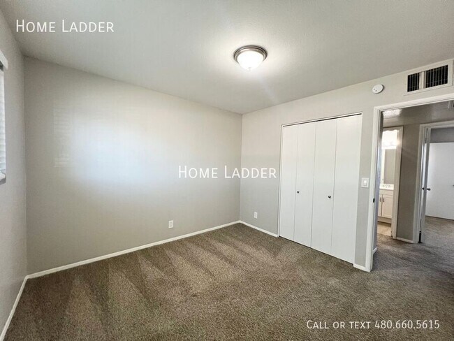 Building Photo - 3118 W Aster Dr