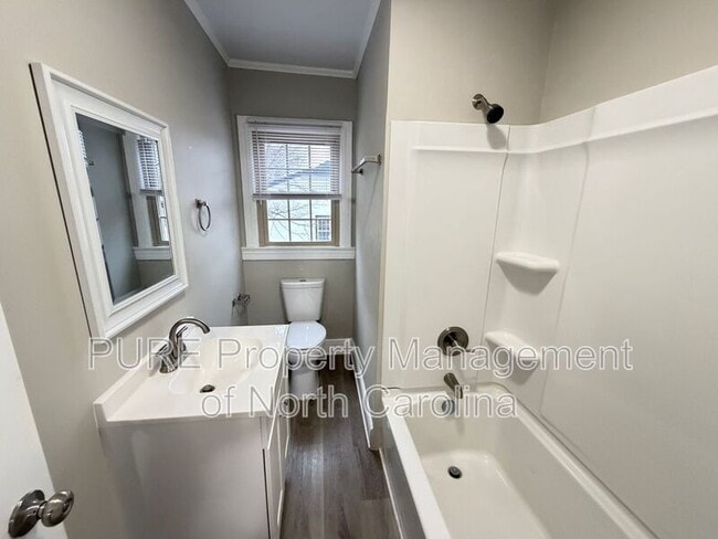 Building Photo - 231 Fairview Dr