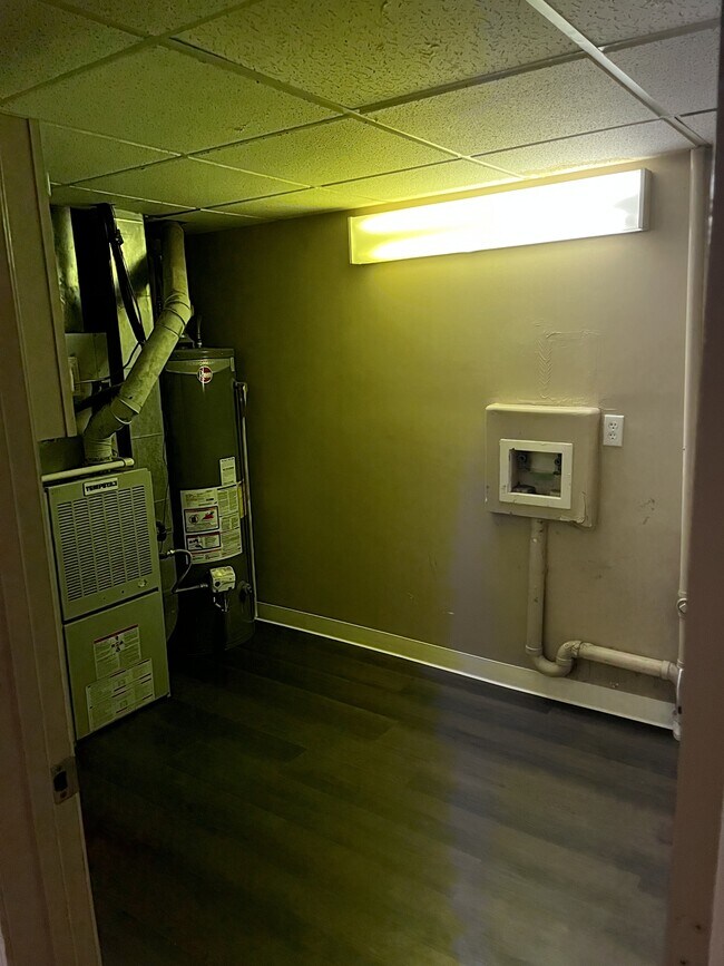 Building Photo - 8776 W Mediterranean Ct