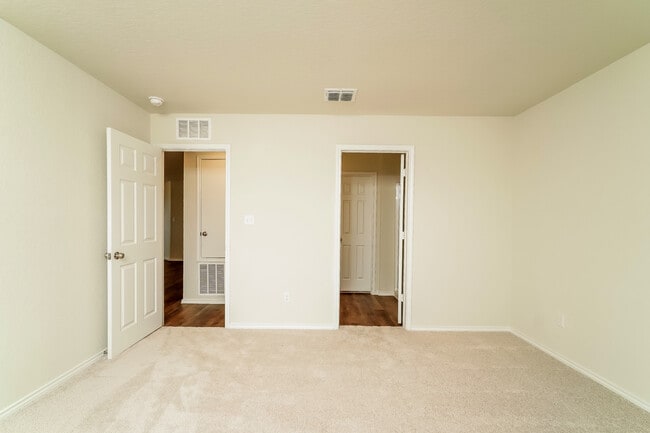 Building Photo - 4130 Lily Glade Ln