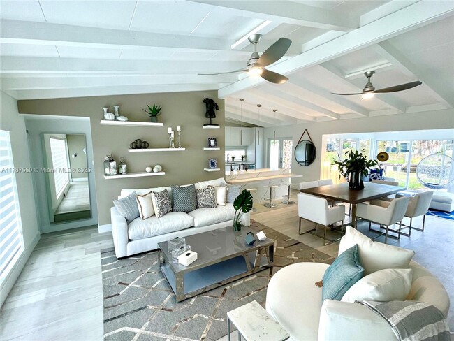 Building Photo - 2424 Tortugas Ln