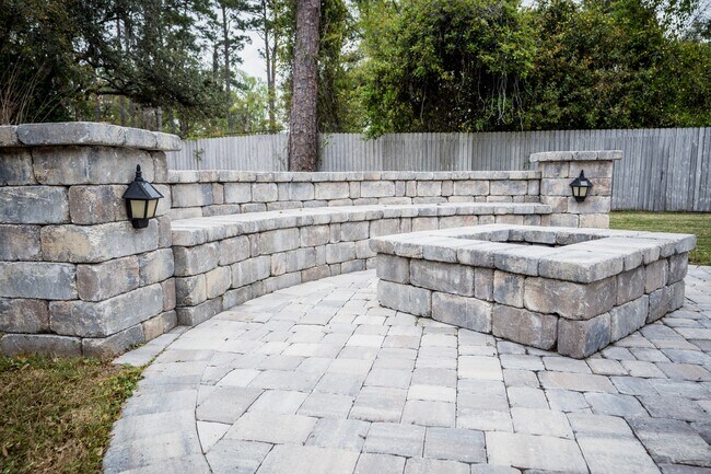 Building Photo - 8647 San Servera Dr E