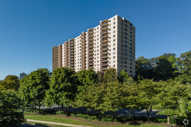 Building Photo - Watergate At Landmark