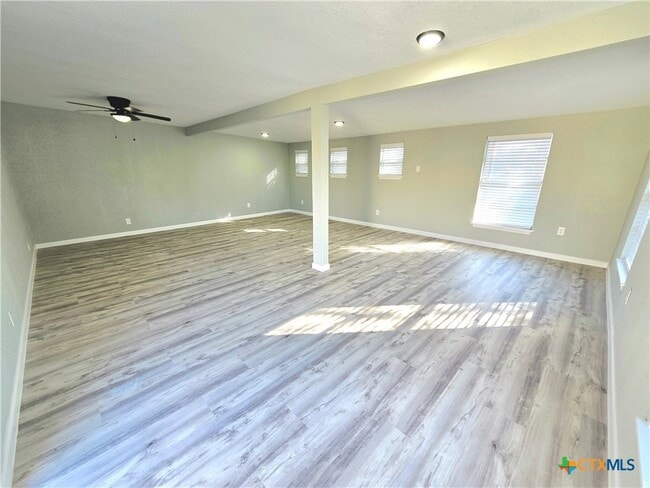 Building Photo - 1204 Amthor Ave