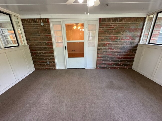 Building Photo - Nice 3/2 House in Lindale- $1,495