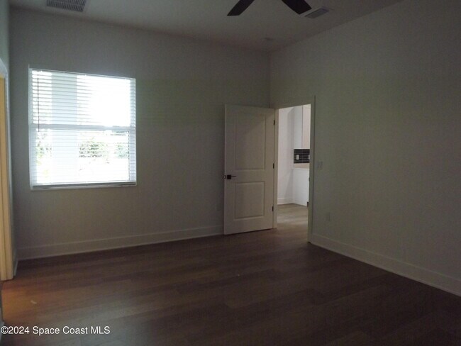 Building Photo - 2273 Highland Ave