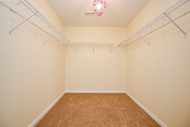 Building Photo - 2207 BrayBend Ln