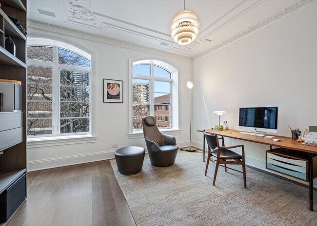 Building Photo - 441 W Deming Pl