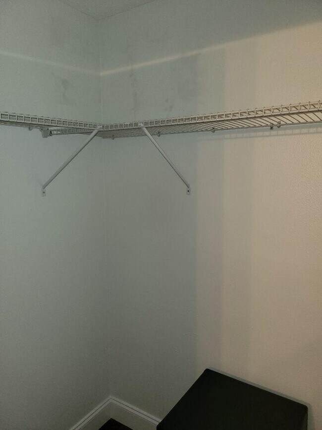 Building Photo - 13165 Chadwick Ct