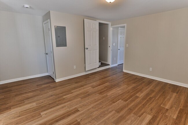 Building Photo - 142 S 29th St