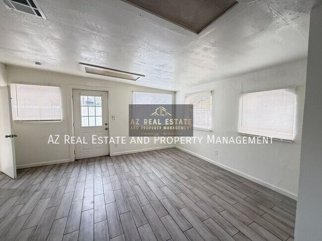 Building Photo - 7210 N 55th Dr