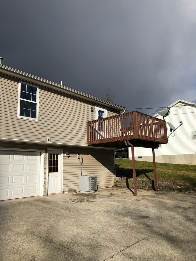 Building Photo - 430 Secretariat Dr