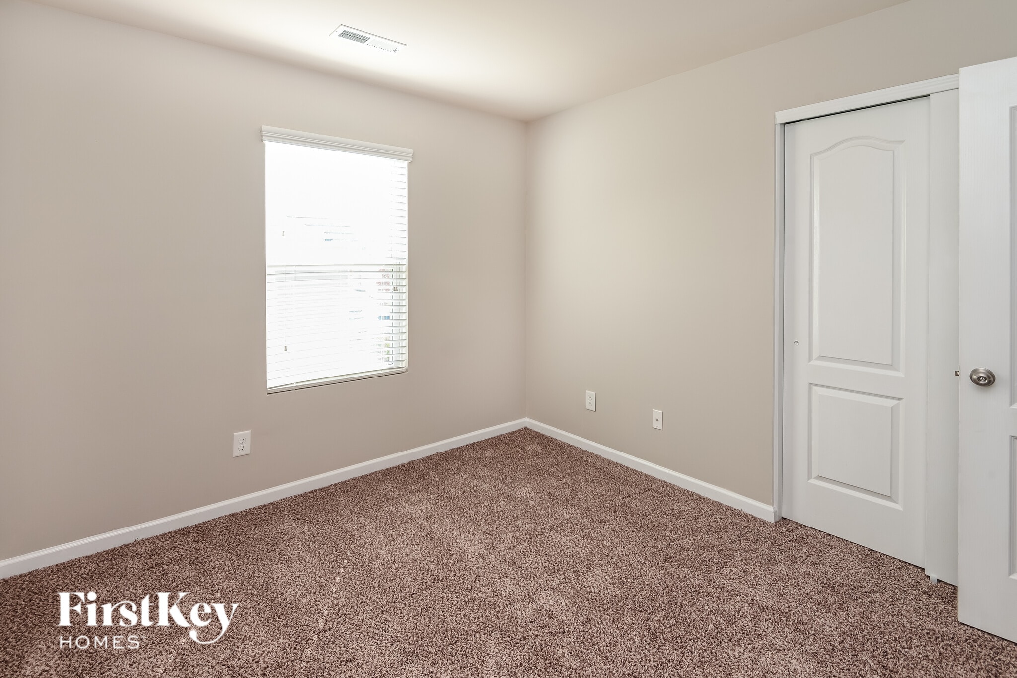 Building Photo - 8929 Lilac Tree Ave