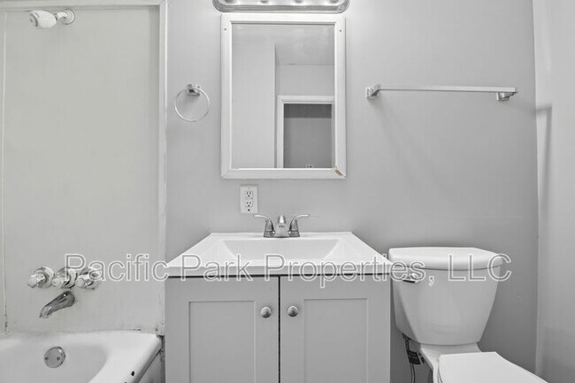 Building Photo - 3639 Richelieu Rd