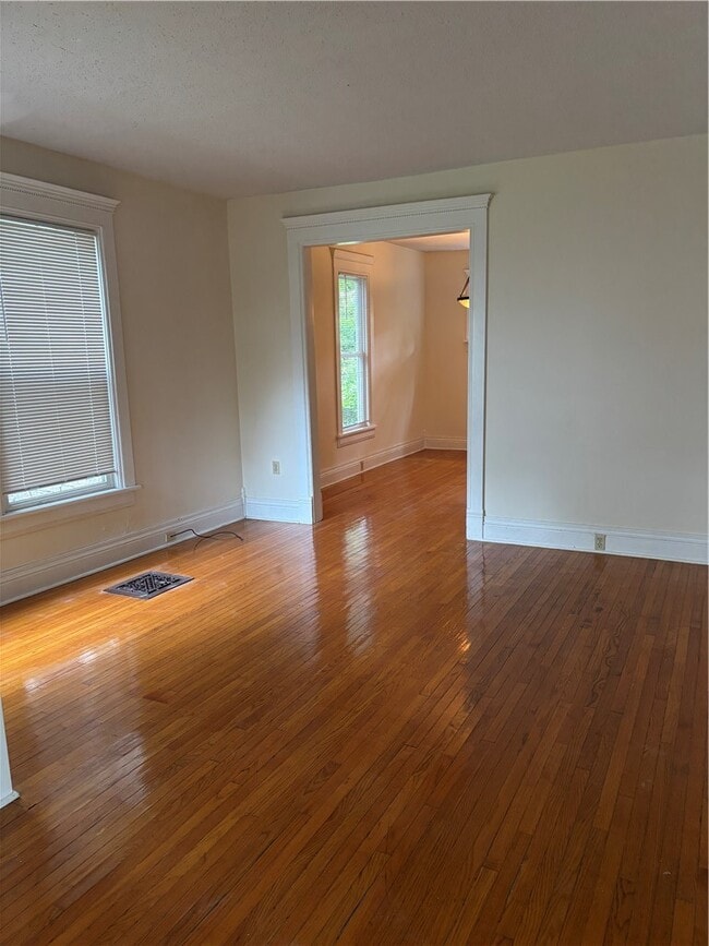 Building Photo - 185 Wall St