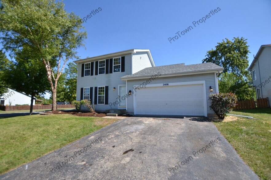 Building Photo - 2608 River Bend Ln