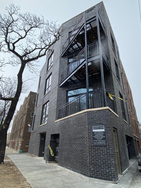 Building Photo - 2939 N Kedzie Ave