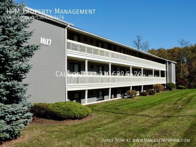 Primary Photo - 1015 Howe Ave