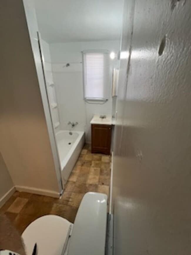 Building Photo - Biloxi 3 Bedroom