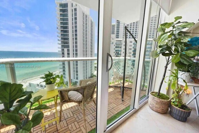 Building Photo - 3901 S Ocean Dr