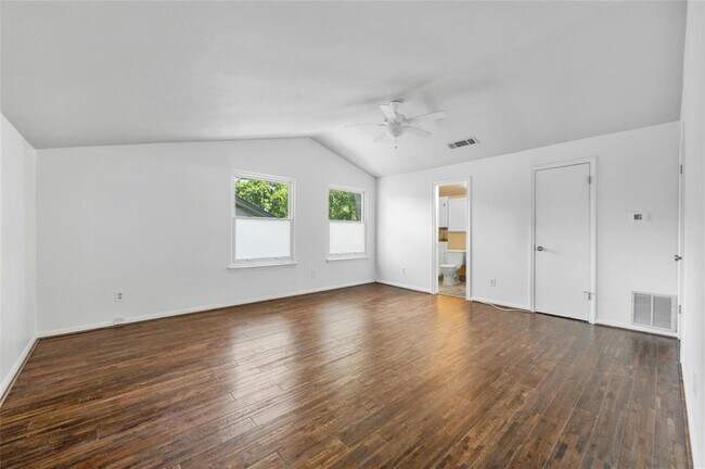 Building Photo - 10255 Missel Thrush Dr