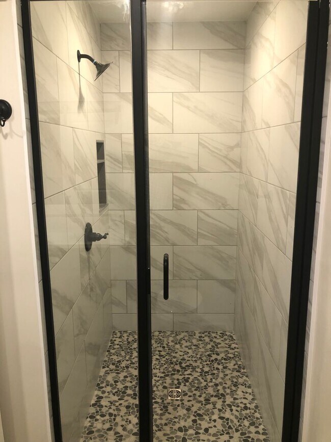 Building Photo - 5524 Rodgers Dr