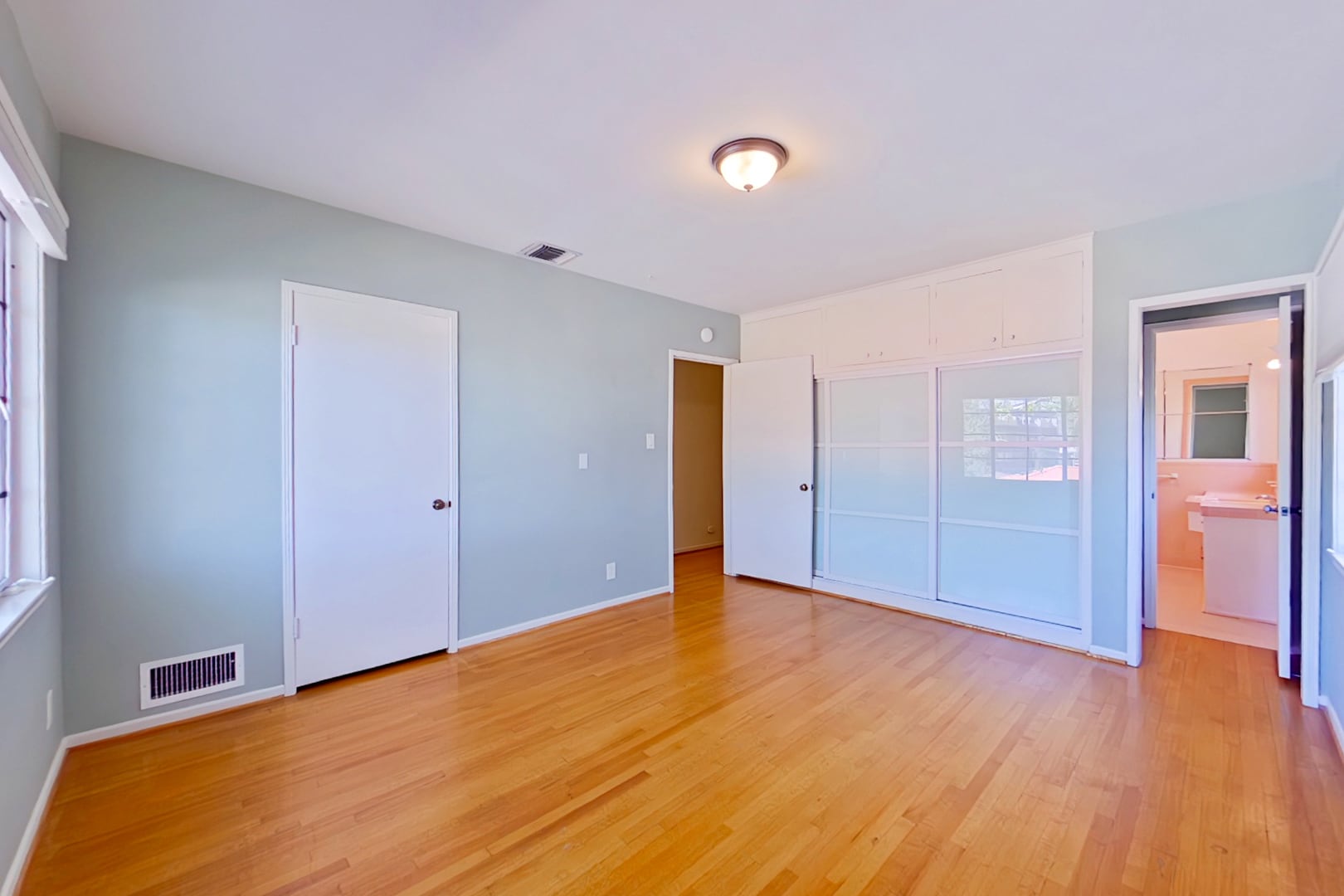 Building Photo - 1462 Glengarry Rd