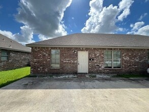 Building Photo - 513 W Lagrange St