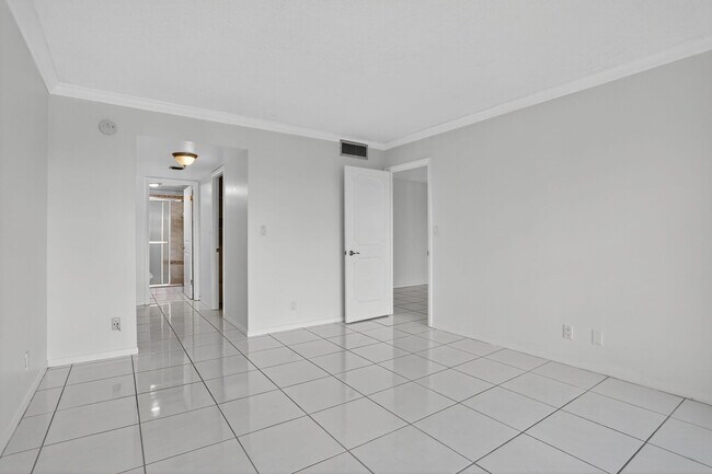 Building Photo - 10777 W Sample Rd