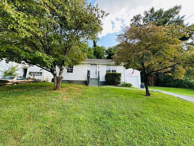 Building Photo - 800 Gertrude Ave