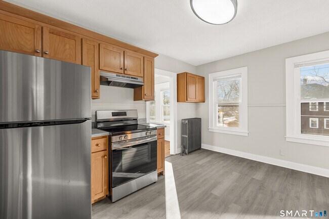 Building Photo - 1172 New Britain Ave