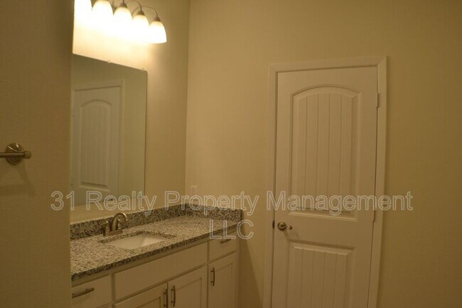 Building Photo - 3424 Brookstone Dr